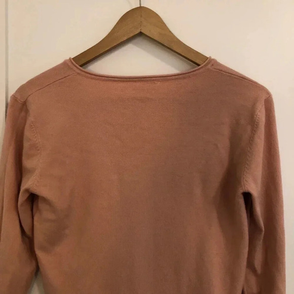 NWOT Soft Pastel Peach V-Neck  Sweater Size M Balletcore Casual Office Classic - Picture 7 of 11